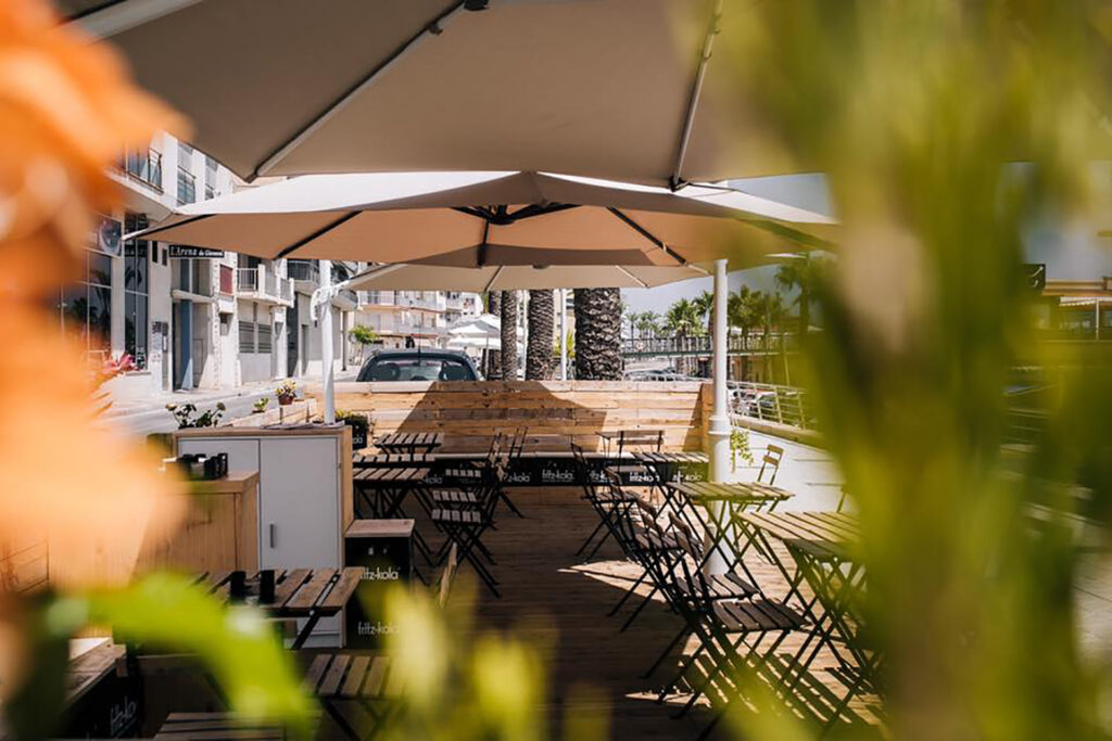 Escapadas gastronómicas Benicarló, Cor de Carxofa. Terraza del restaurante.