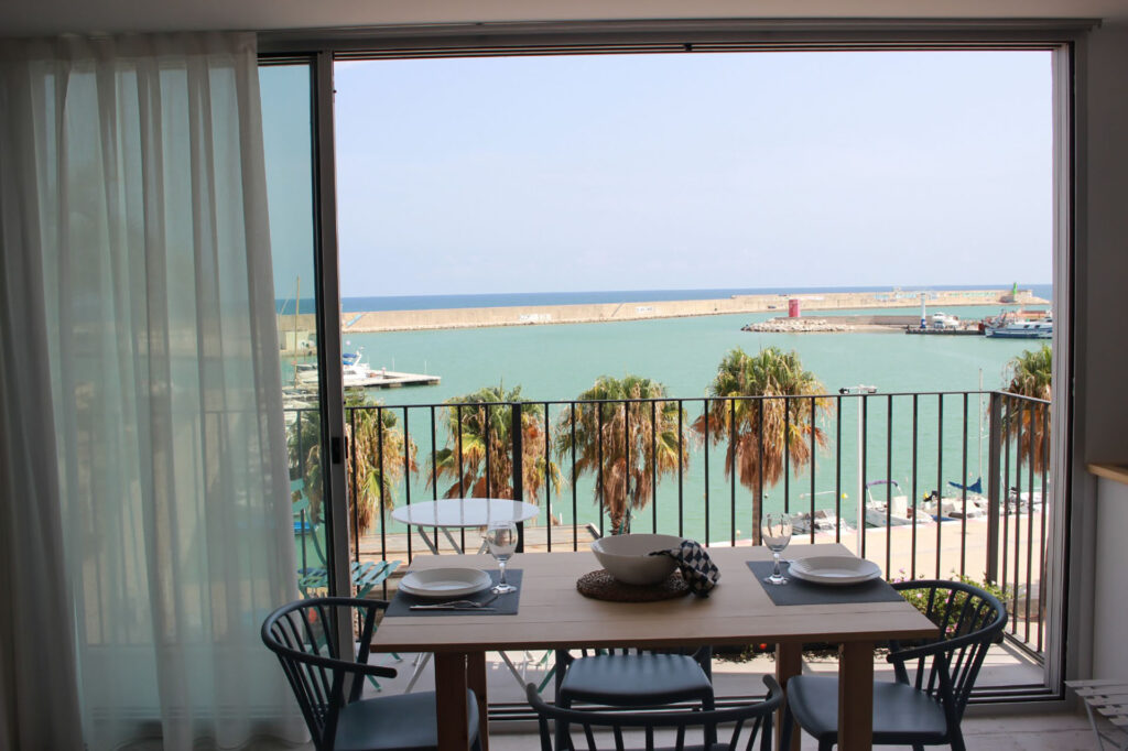 Guest reviews: Why they choose Inspiramar. Loft with balcony and sea views in Benicarló.