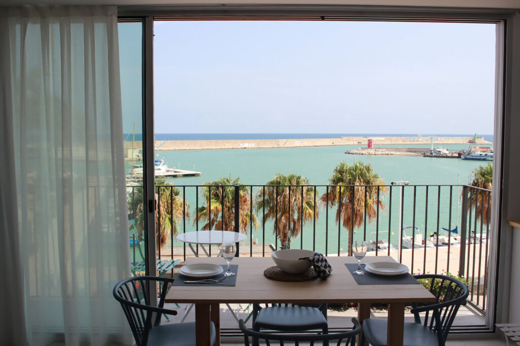 Inspiramar, suites con vistas al mar cerca de Peñíscola, balcón con vistas